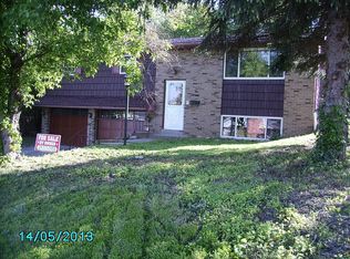 200 Hilltop Dr, Lower Burrell, PA
