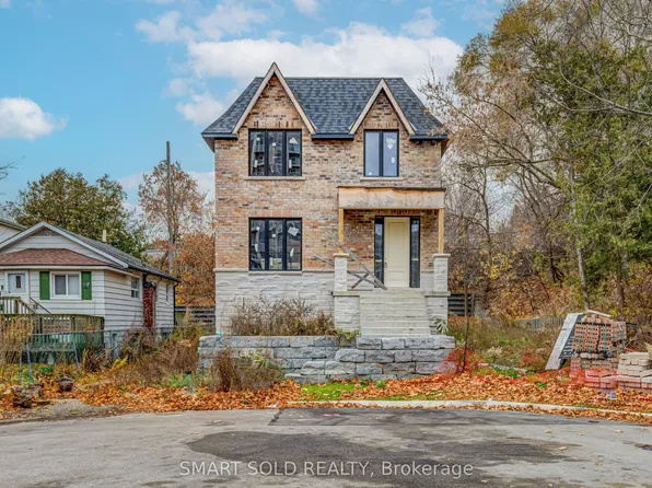 4 43rd St, Toronto, ON M8W 3P6