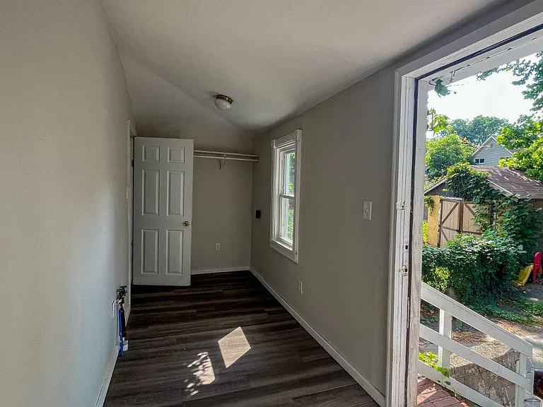 103 Newell Ave — Photo 8
