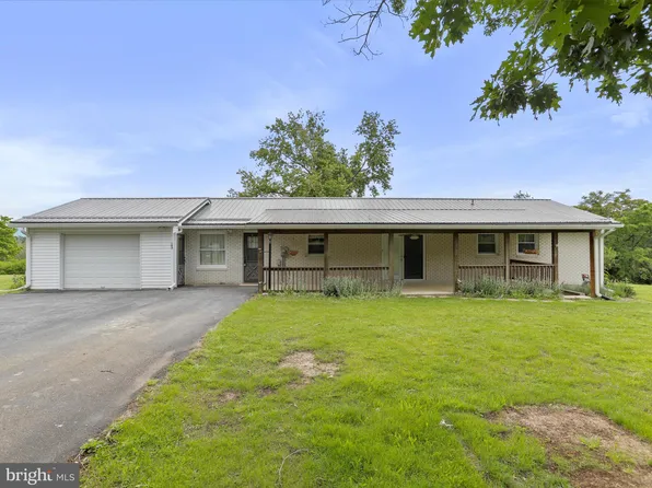 193 Chevy Ln, Berkeley Springs, WV 25411