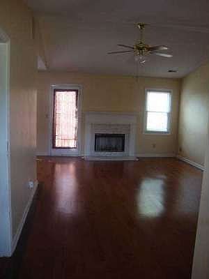 3rd image of 2435 Planters Cove Cir