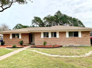 918 Meadowbrook Dr, Corpus Christi, TX 78412
