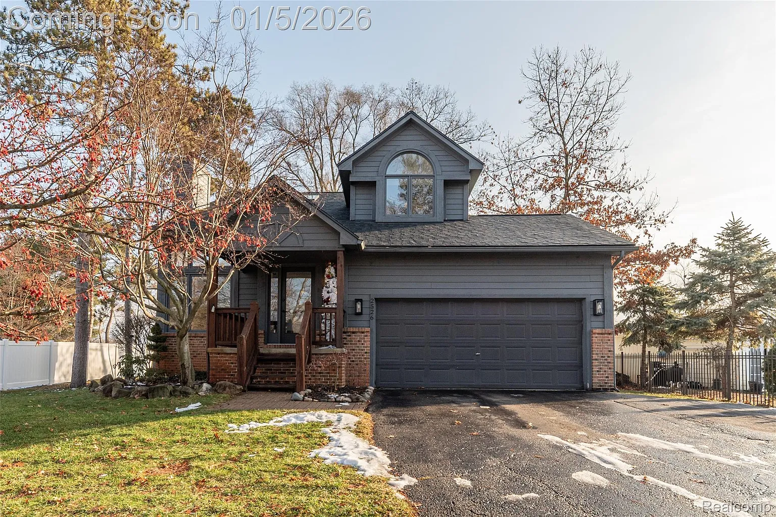 2526 Marchar Dr photo 1