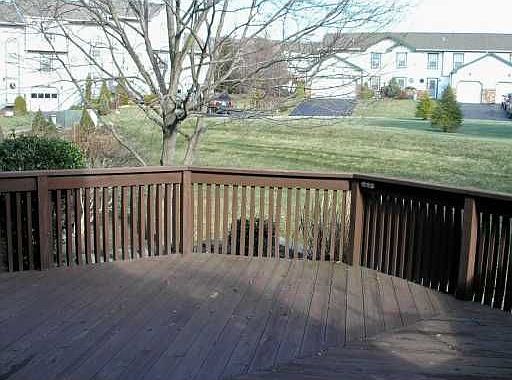 Great rear deck off dining room!