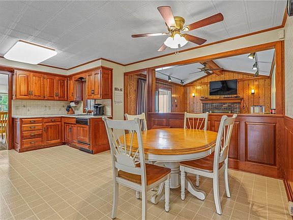 2nd image of 6735 Hickory Hill Dr