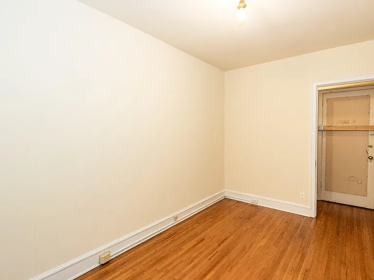 Santa Rosa Apartments — Photo 33