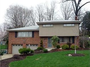 2086 Stoltz Rd, South Park, PA 15129