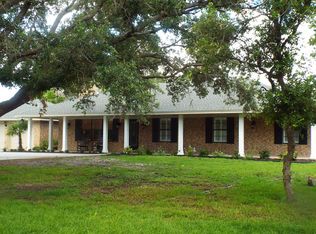 500 Quail Meadow Rd, Seadrift, TX 77983