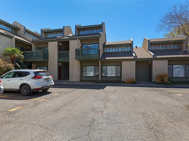 601 Nelray Blvd #17 — Photo 9