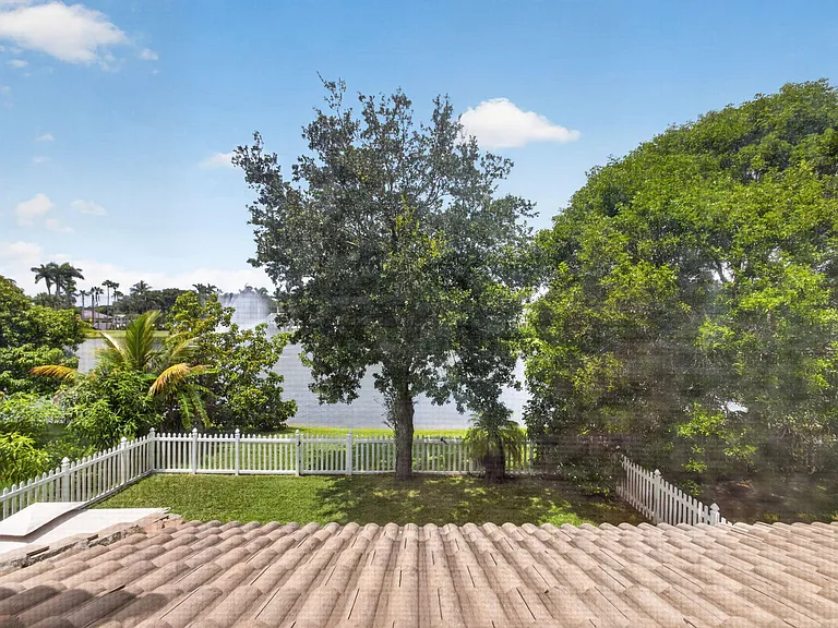 1204 Oakwater Dr — Photo 33