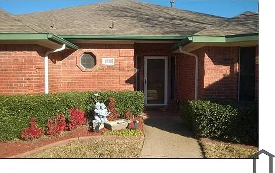 2312 Boardwalk Dr — Photo 5