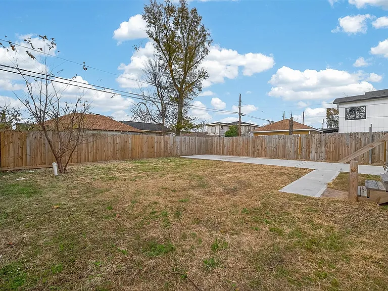 4309 Beggs St — Photo 35