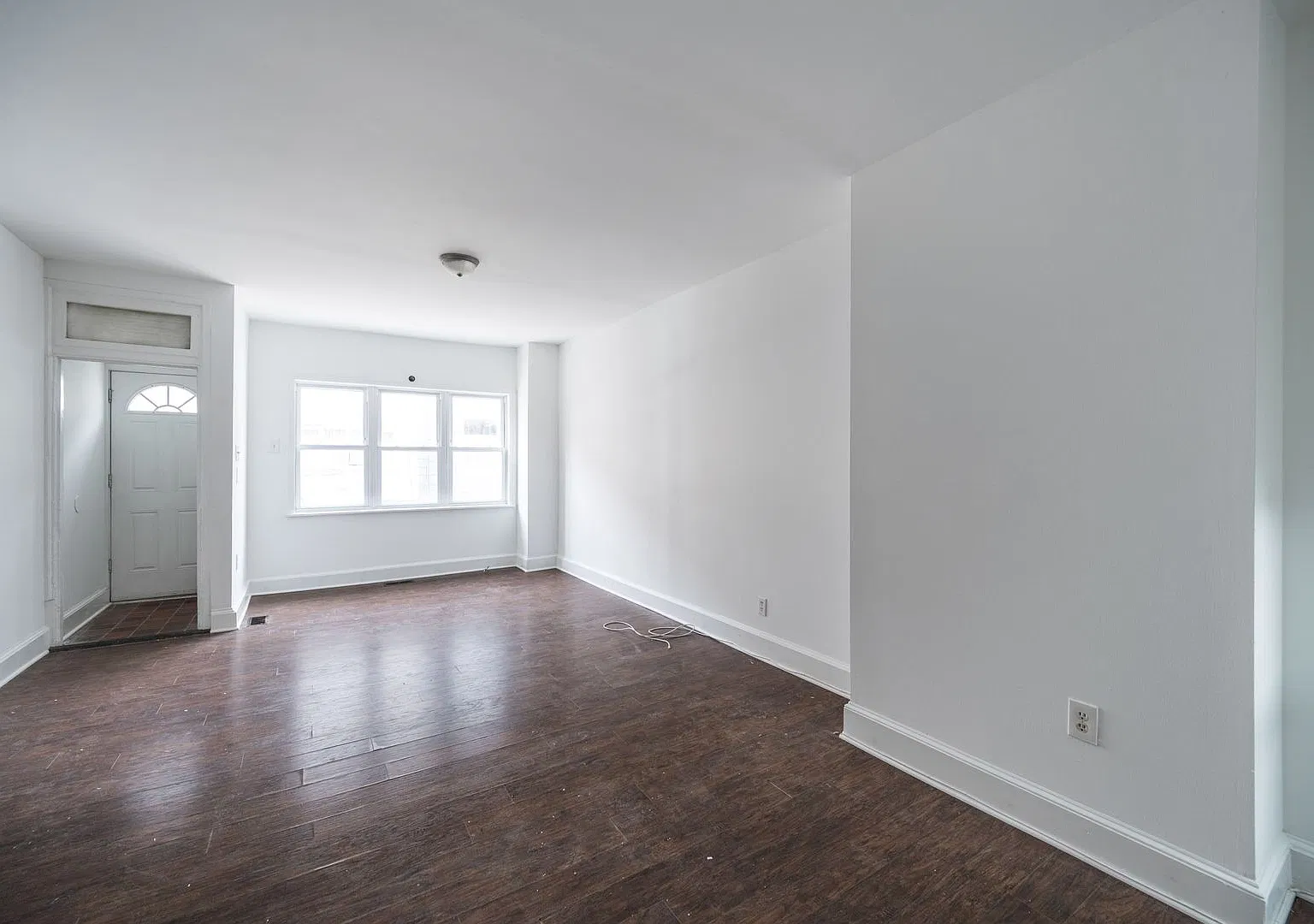 Point Breeze Three Bedroom Home — Photo 3