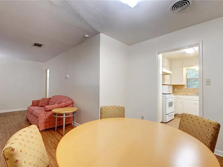607 Bellevue Pl #B — Photo 10