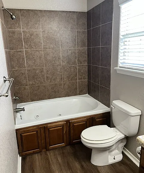 217 Regency Dr — Photo 9