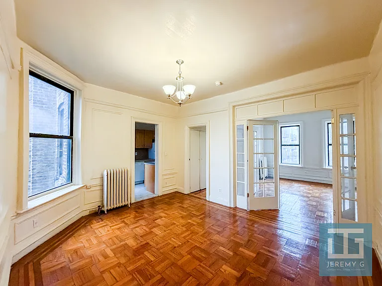 609 W 186th St #44 — Photo 4