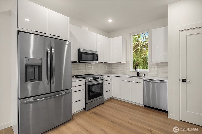 4th image of 7334 25th Avenue NW