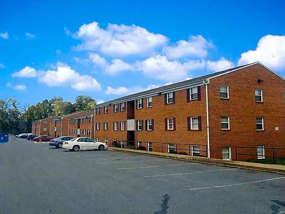 1st image of 808 Greenfield Dr #3nm6brtdv
