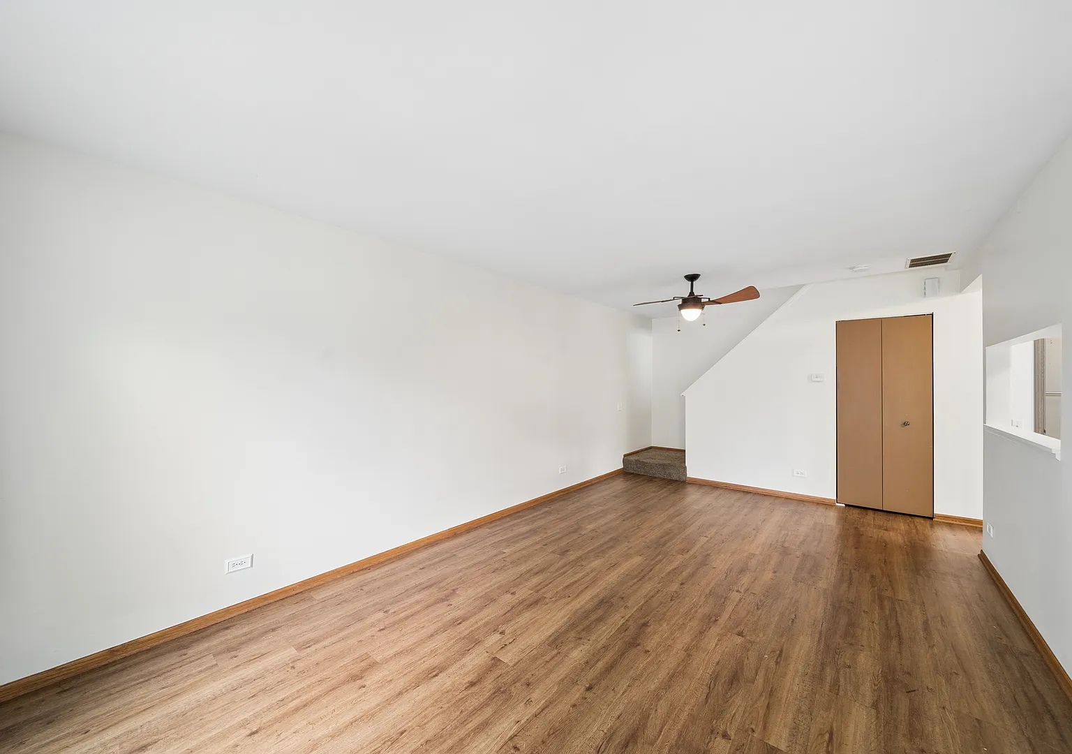 2 bed, 1.5 bath, 1052 sqft, $2,300 — Photo 2