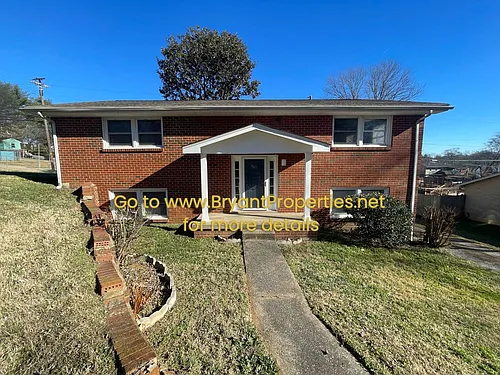 1701 Turner St Photo 1
