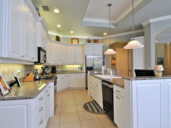 5th image of 8852 Bloomfield Blvd