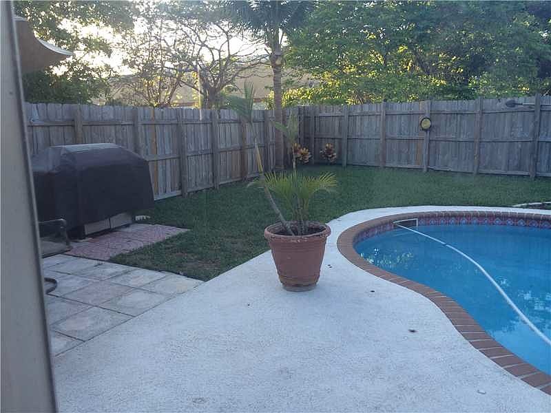 1st image of 9101 NW 21st Ct