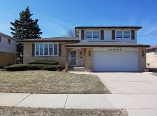 9254 N Callero Dr, Niles, IL 60714
