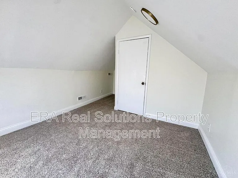 1600 Brewster Ave — Photo 22
