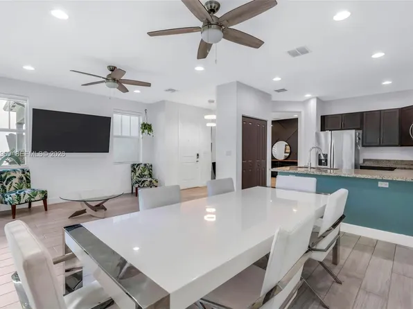 4923 NW 48th Ter, Tamarac, FL 33319