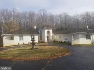 1101 Leigh Mill Rd, Great Falls, VA 22066