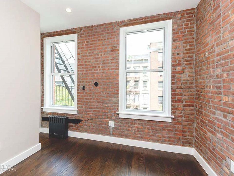 1st image of 70 Carmine St Floor 4