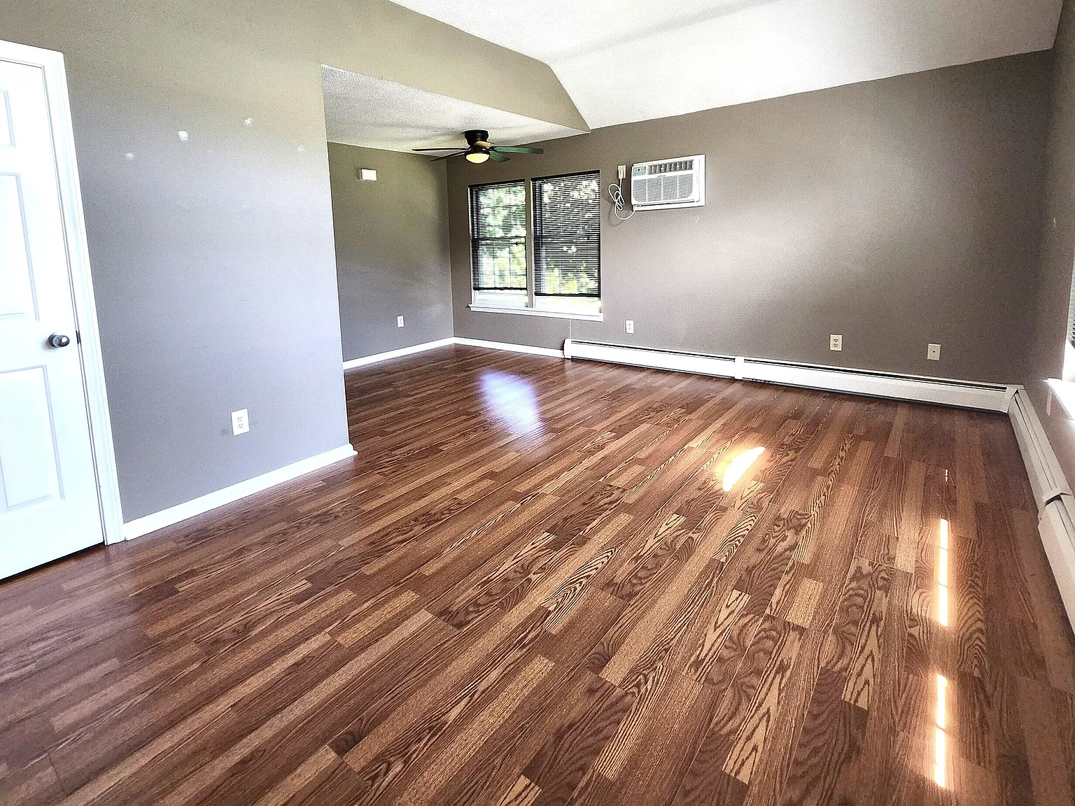 1 bed, 595 sqft, $1,545 — Photo 2