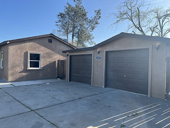 4th image of 2292 Beachwood Dr