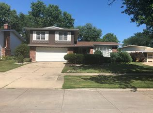 345 N Strieff Ln, Glenwood, IL