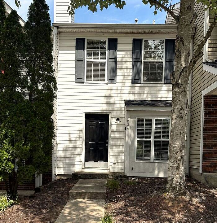 1st image of 624 Emerald Cove Dr