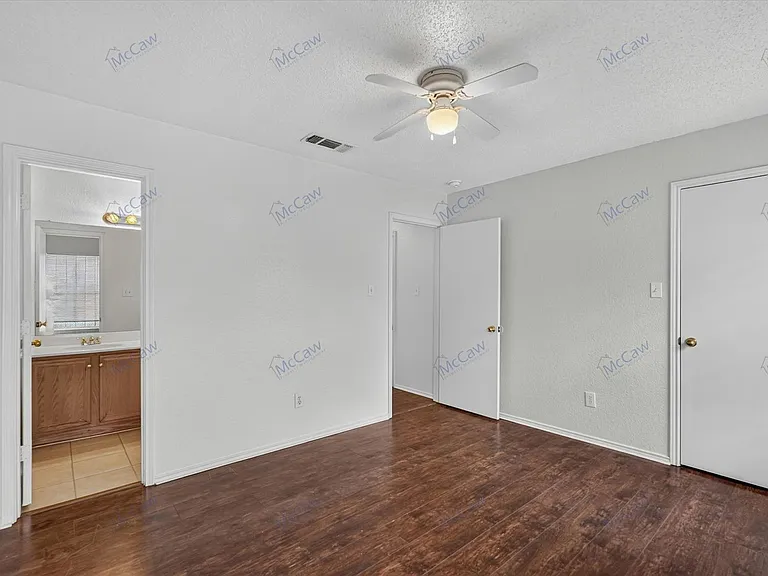 10340 Blackjack Oaks Dr — Photo 15