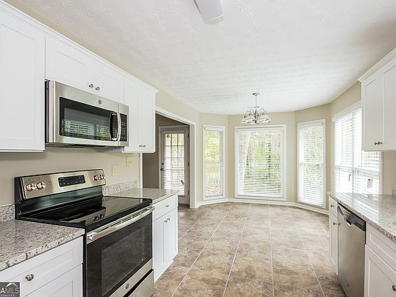 5th image of 3520 Cherry Creek Ct SE