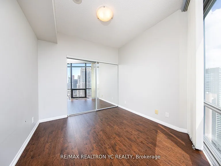 832 Bay St #3510 — Photo 15