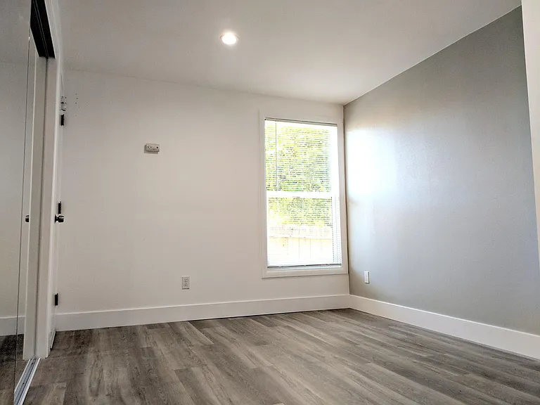 310 San Marino Dr — Photo 11