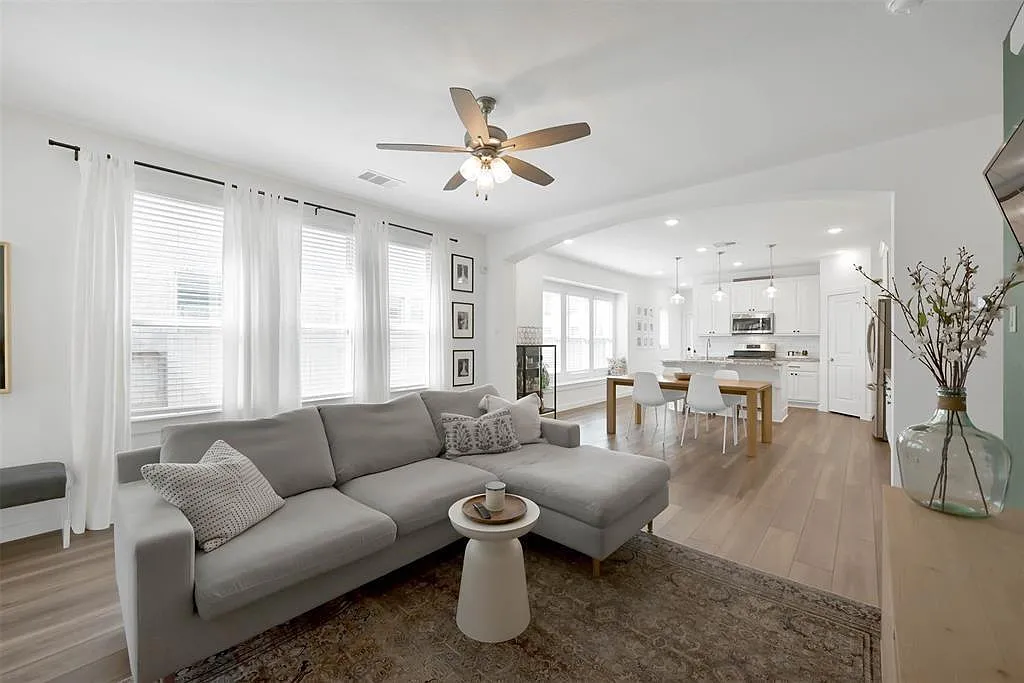 3 bed, 2.0 bath, 1523 sqft, $2,500 — Photo 1