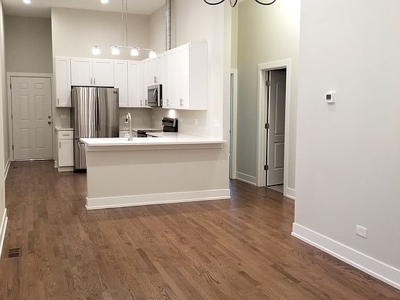 3rd image of 1246 W Chicago Ave #1R