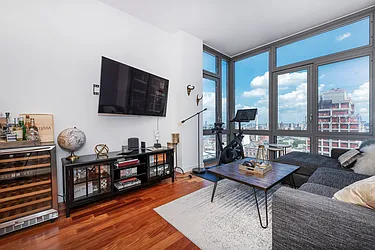 Rented by R New York