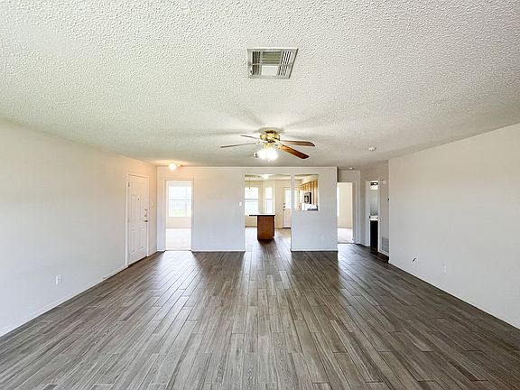 4th image of 4610 Janelle Dr