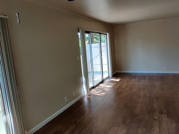 3rd image of 800 University Ave APT 5