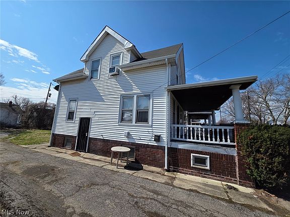 4th image of 19806 Shawnee Ave