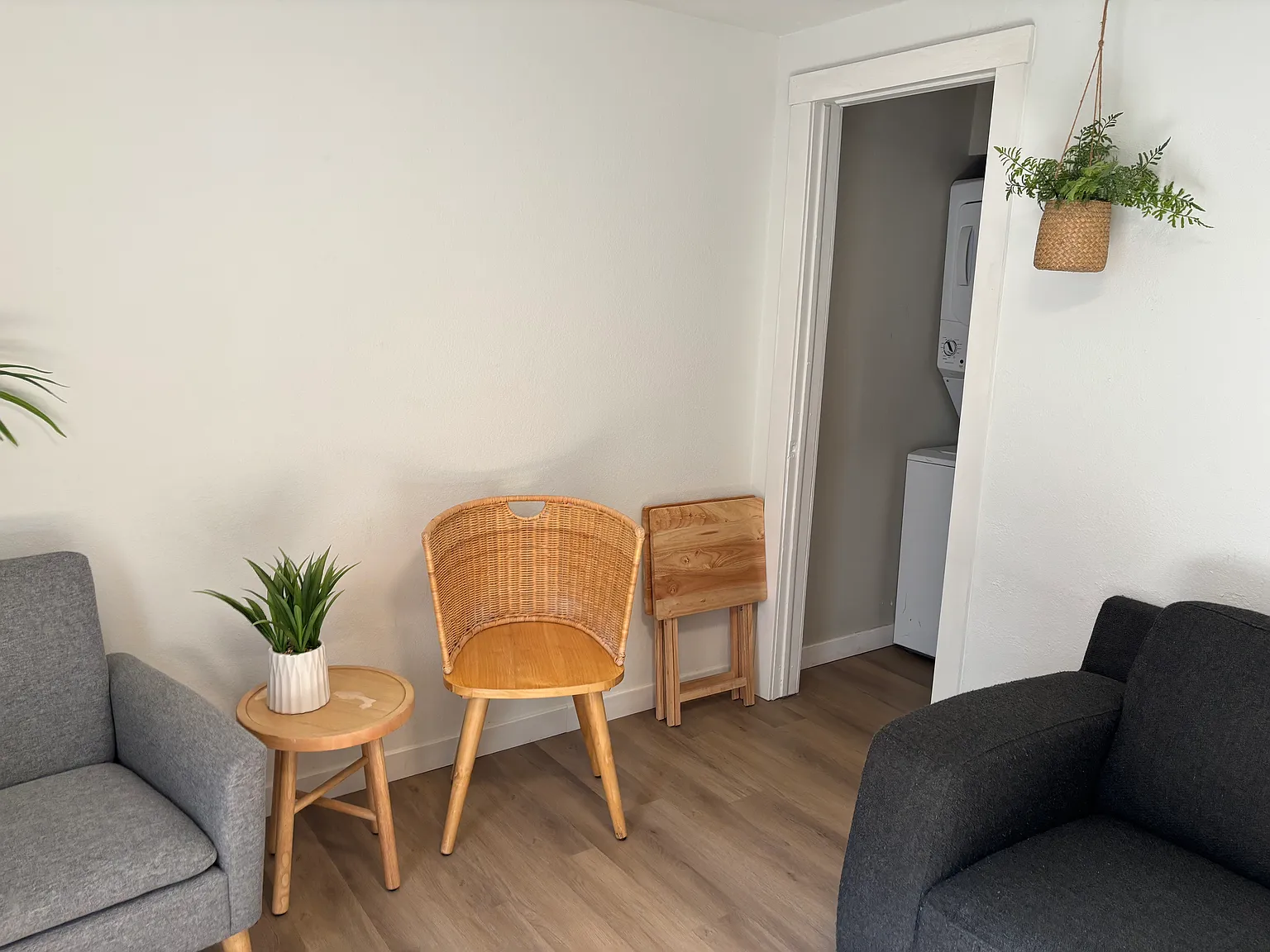 1 bed, 700 sqft, $1,900 — Photo 2