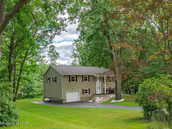 4 Mystic Dr, Mountain Top, PA 18707