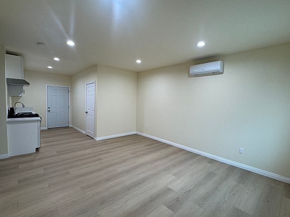 4th image of 5032 N Linda Lou Ave