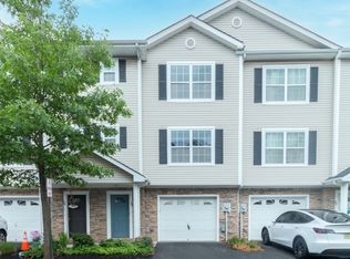 25 Keenan St, Somerset, NJ 08873