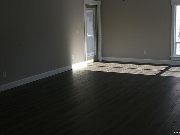 4th image of 459 Churchdale Ave N